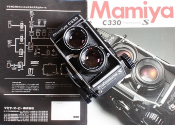 マミヤC330S　カタログとともに　その１.jpg